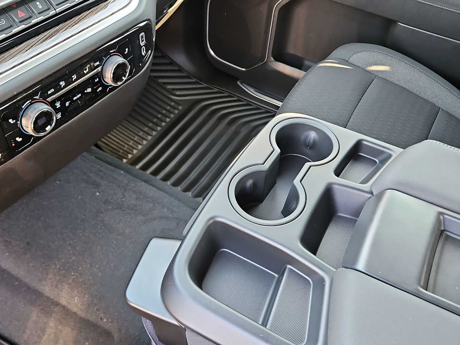 Thumbnail: 2026 Chevrolet Silverado 1500 - 20