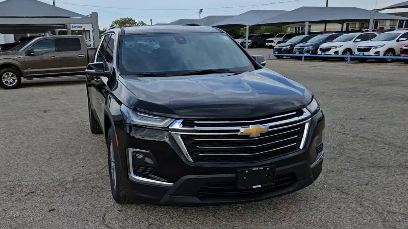 Thumbnail: 2023 Chevrolet Traverse - 2