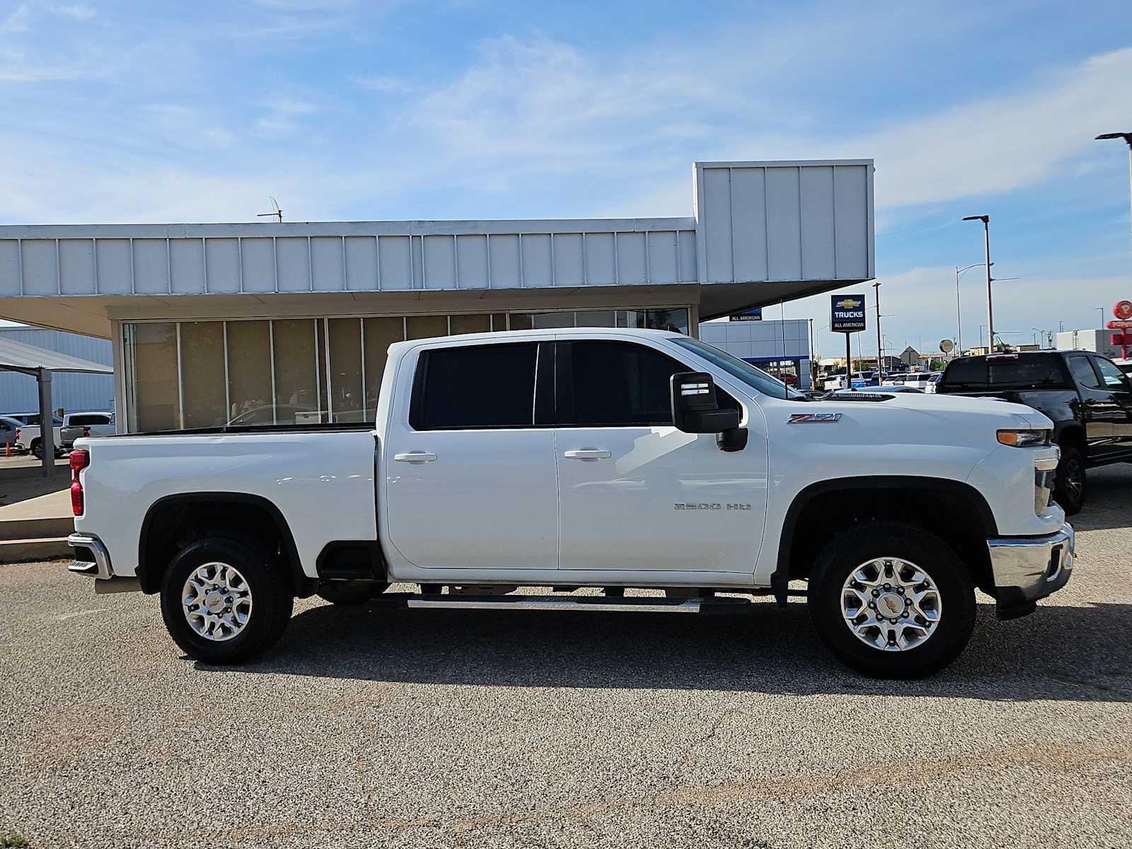 Thumbnail: 2025 Chevrolet Silverado 2500 - 9