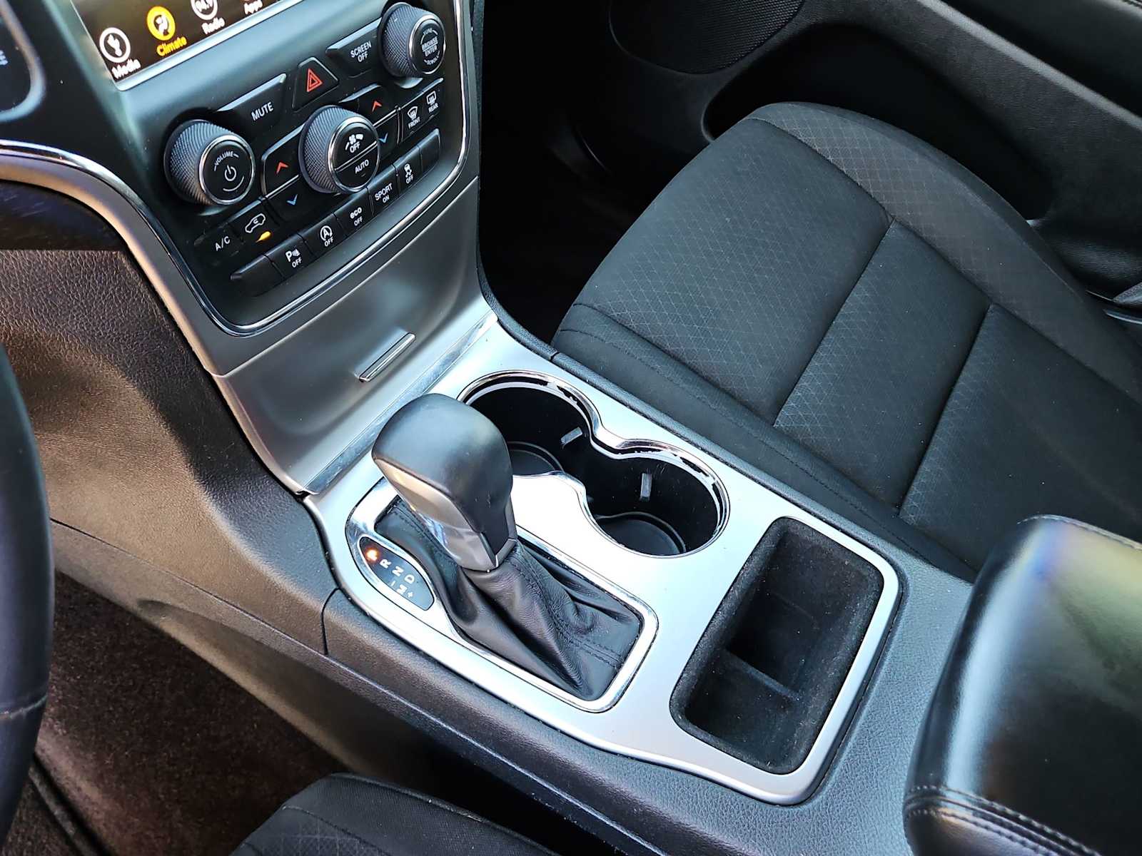 Thumbnail: 2018 Jeep Grand Cherokee - 20
