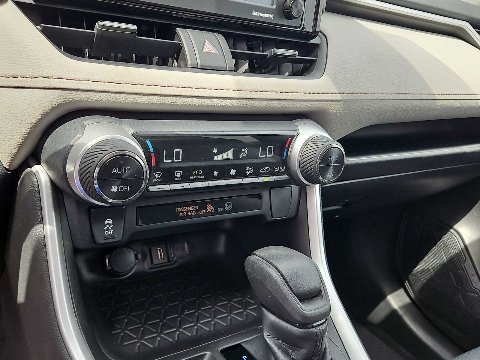 Thumbnail: 2022 Toyota RAV4 - 28