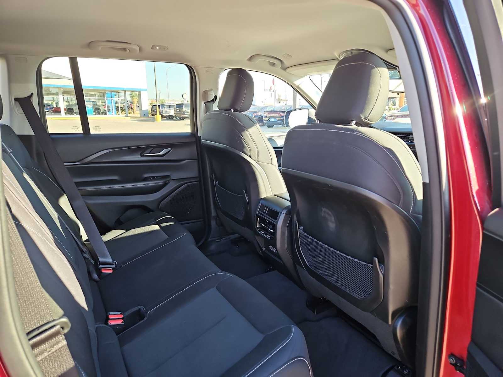 Thumbnail: 2023 Jeep Grand Cherokee - 17