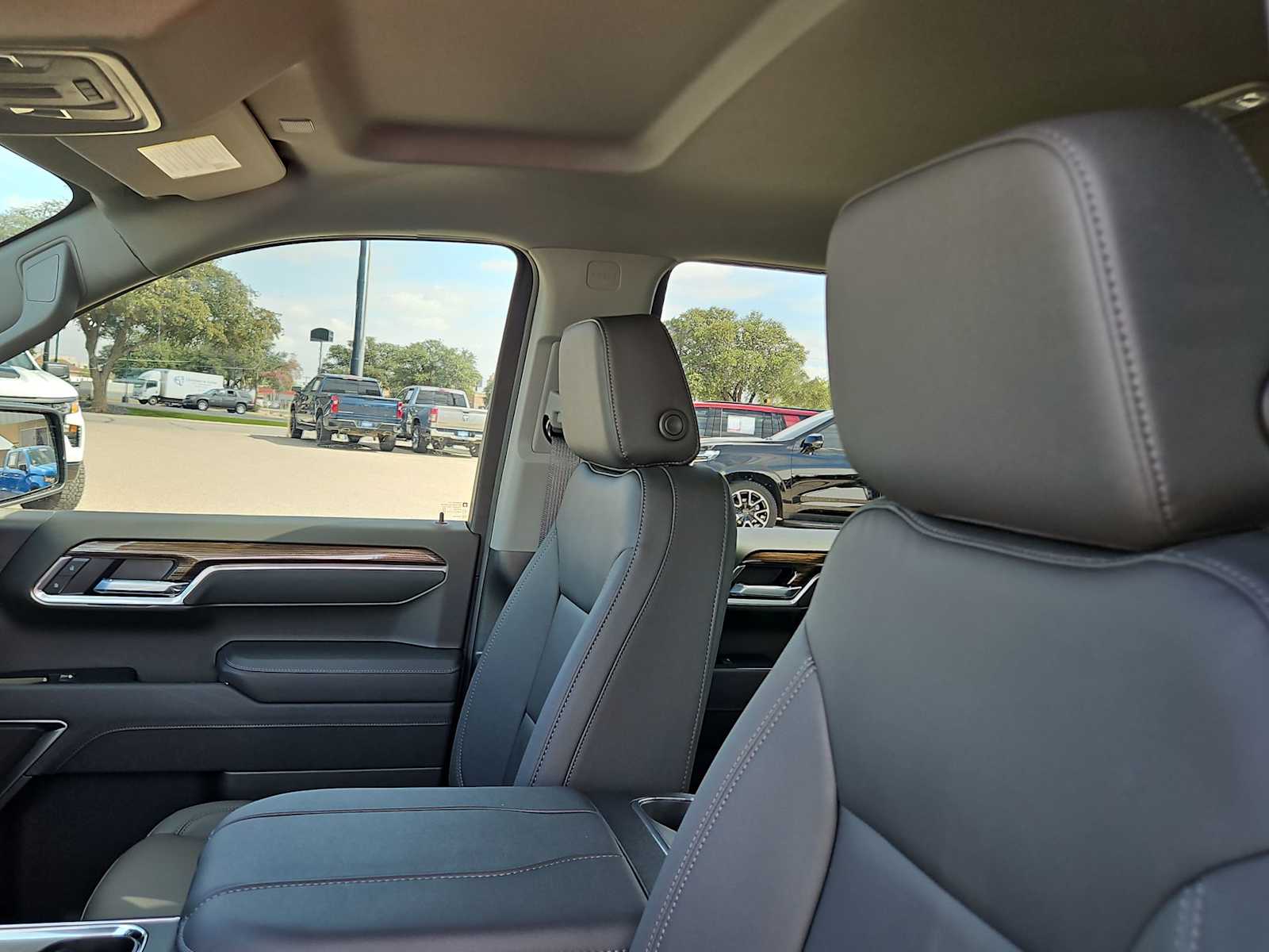 Thumbnail: 2026 Chevrolet Silverado 1500 - 18