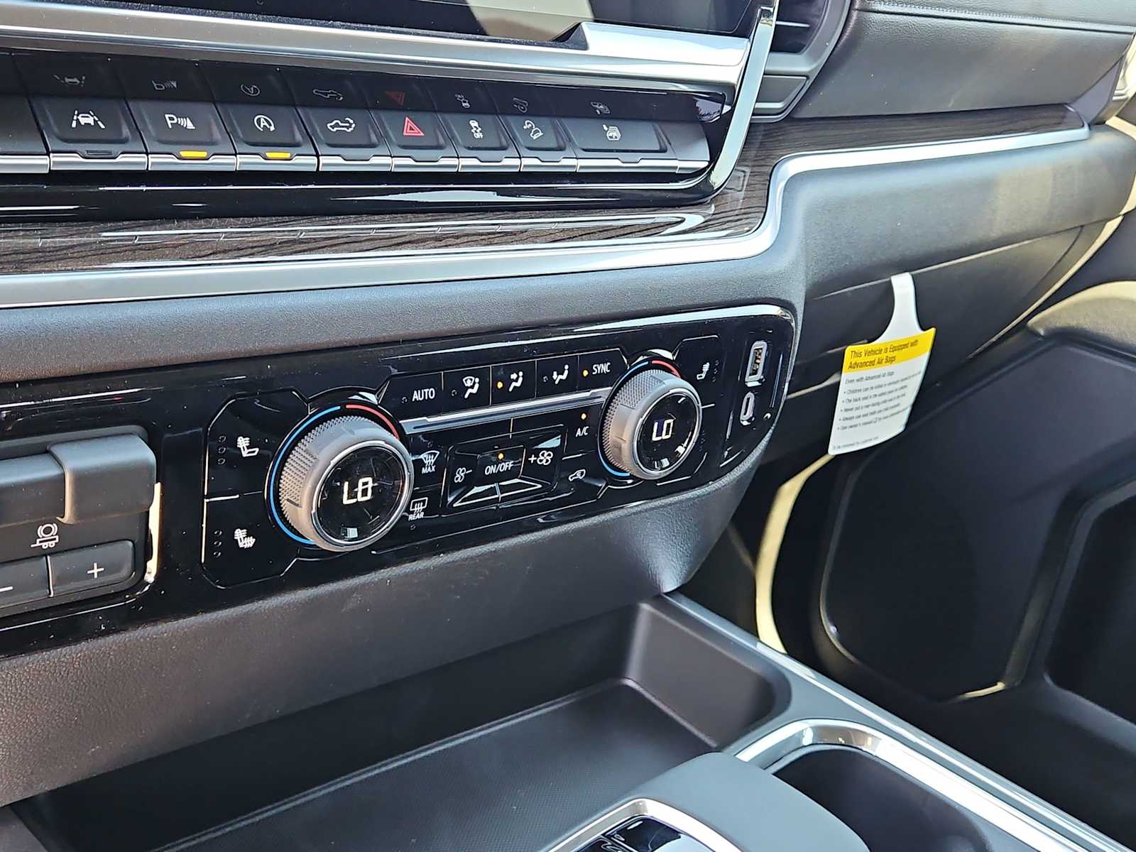 Thumbnail: 2026 Chevrolet Silverado 1500 - 22