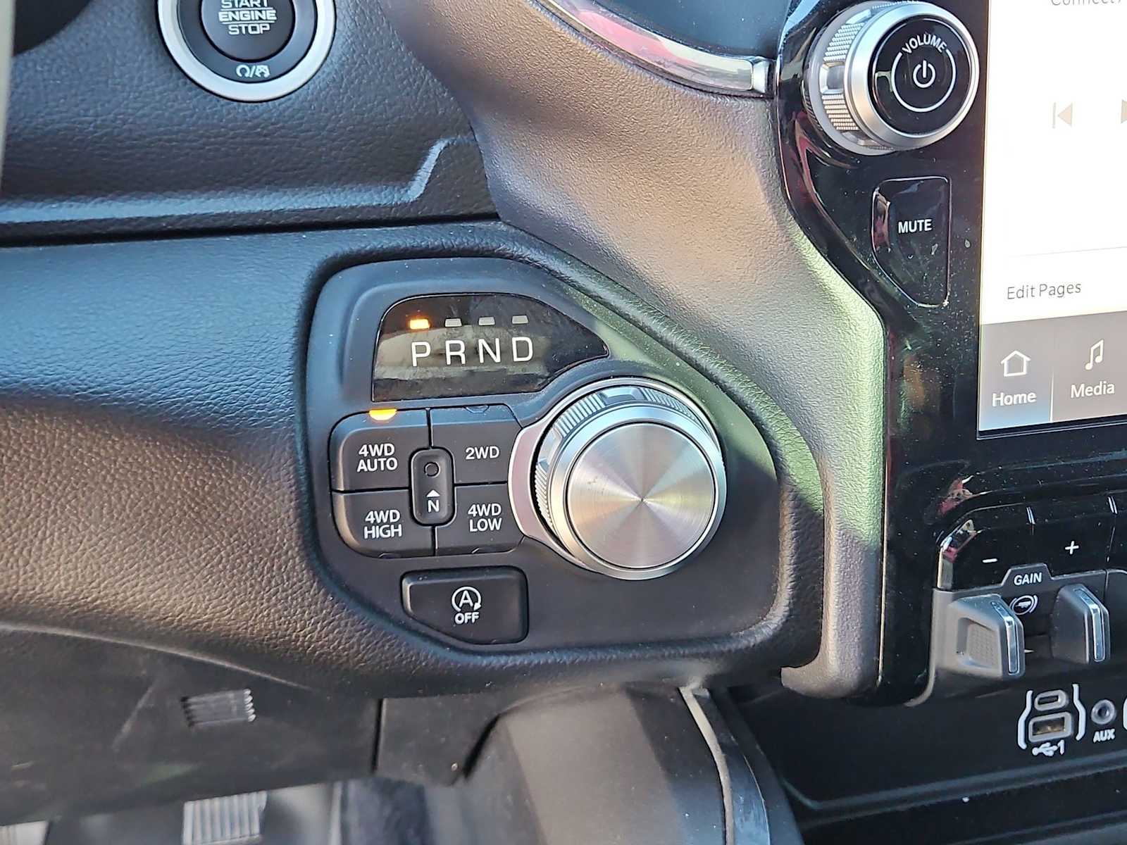 Thumbnail: 2025 RAM 1500 - 21