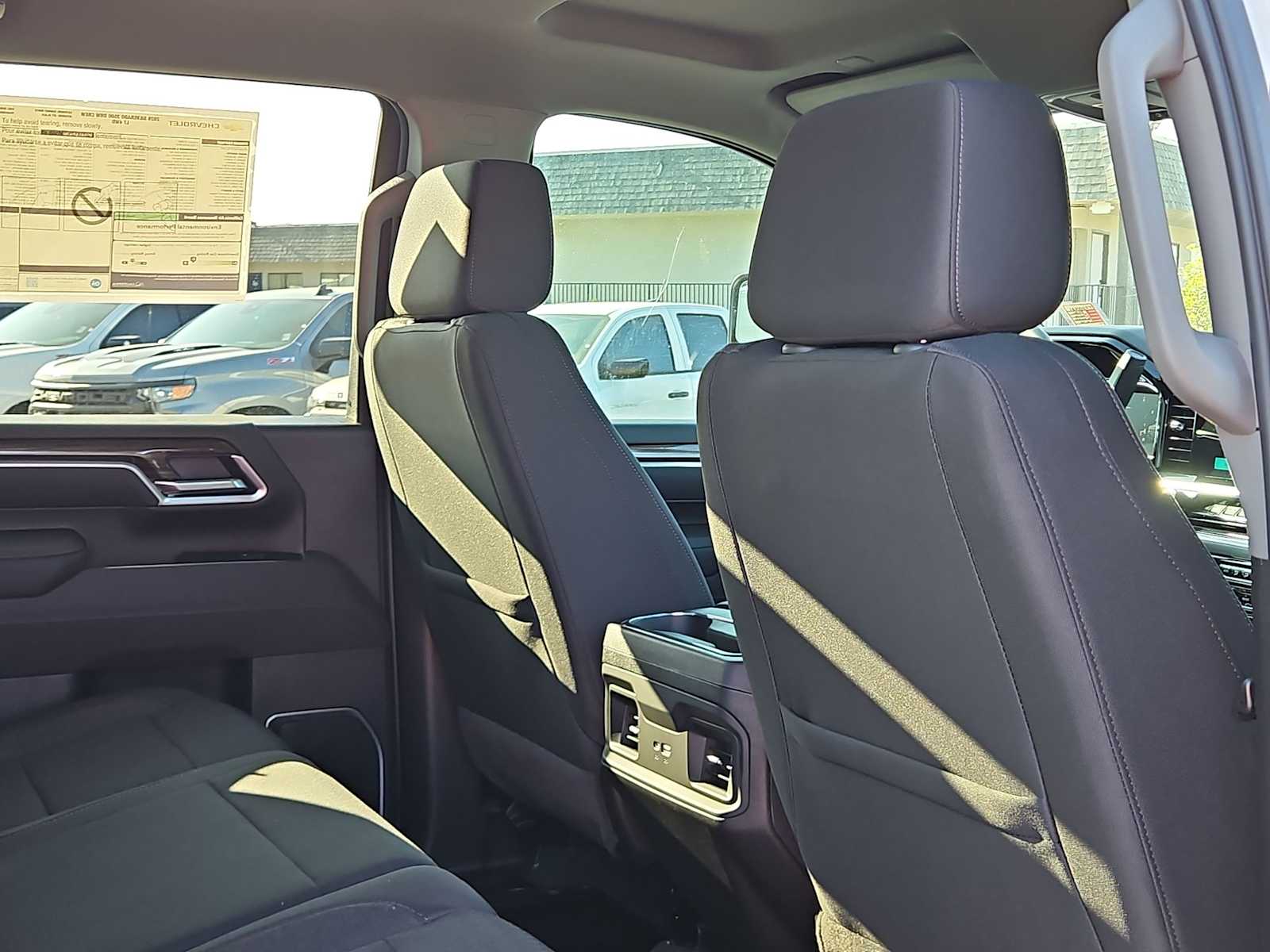 Thumbnail: 2026 Chevrolet Silverado 3500 - 17