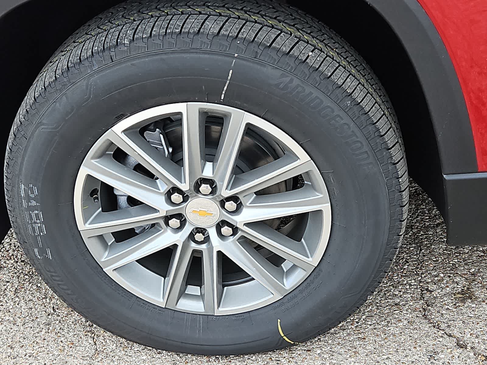 Thumbnail: 2023 Chevrolet Traverse - 16