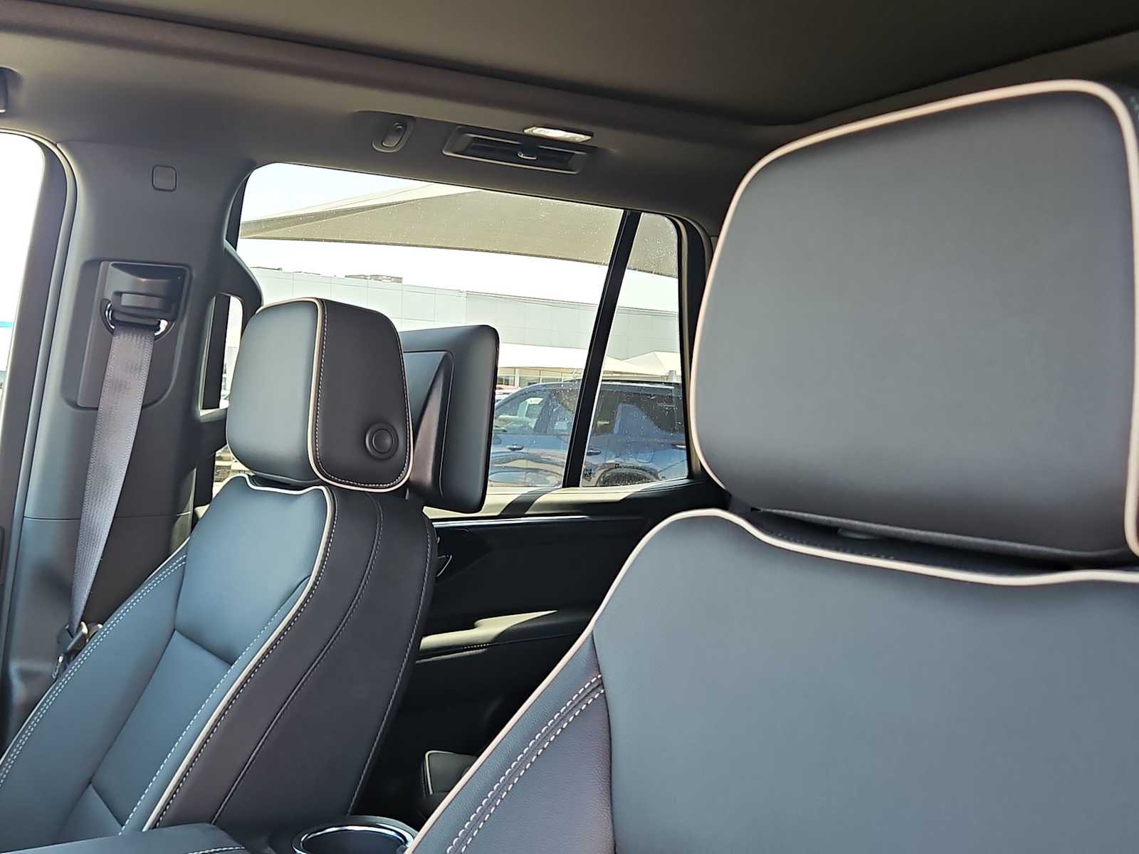 Thumbnail: 2025 Chevrolet Tahoe - 15