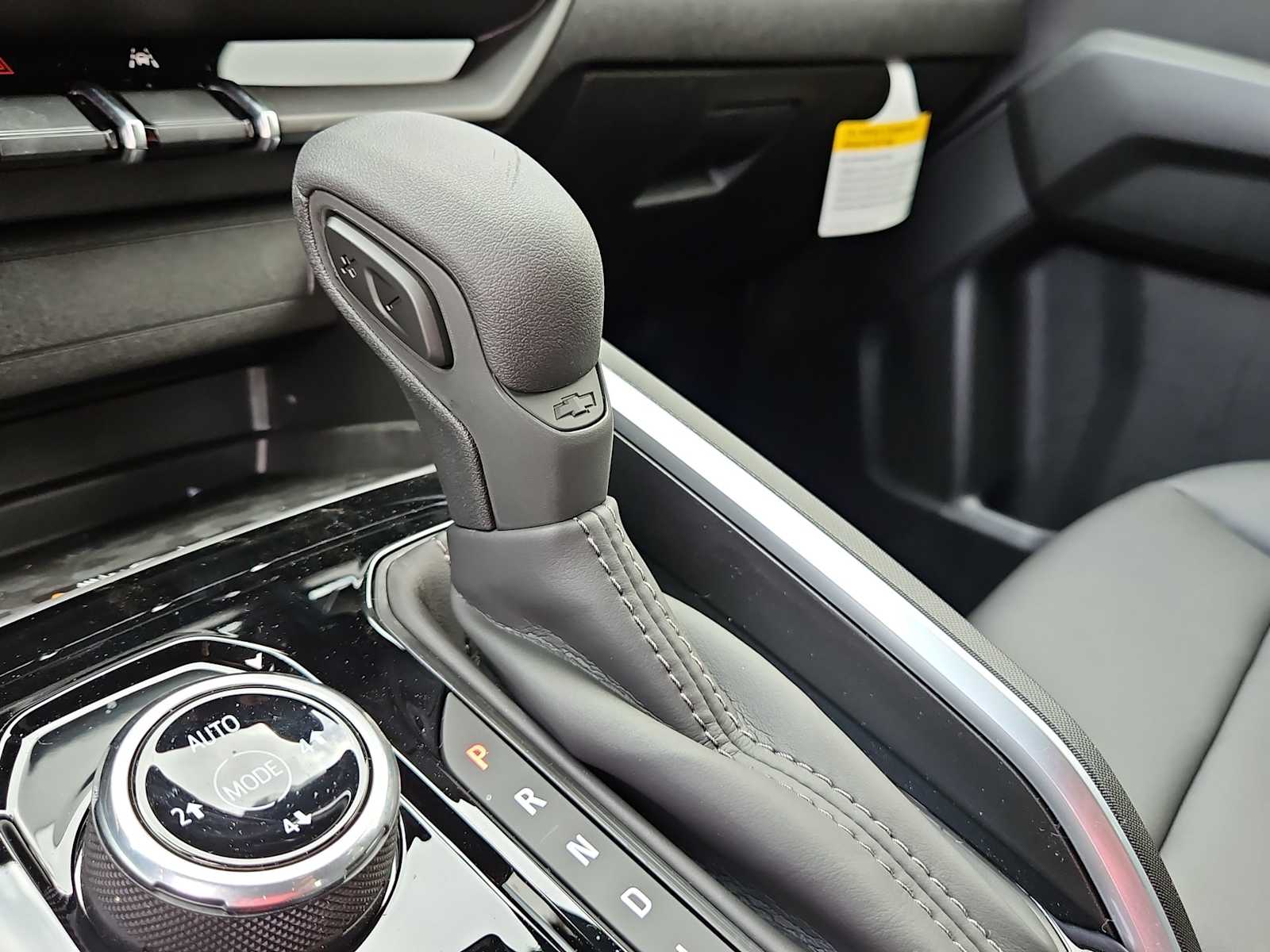 Thumbnail: 2025 Chevrolet Colorado - 25