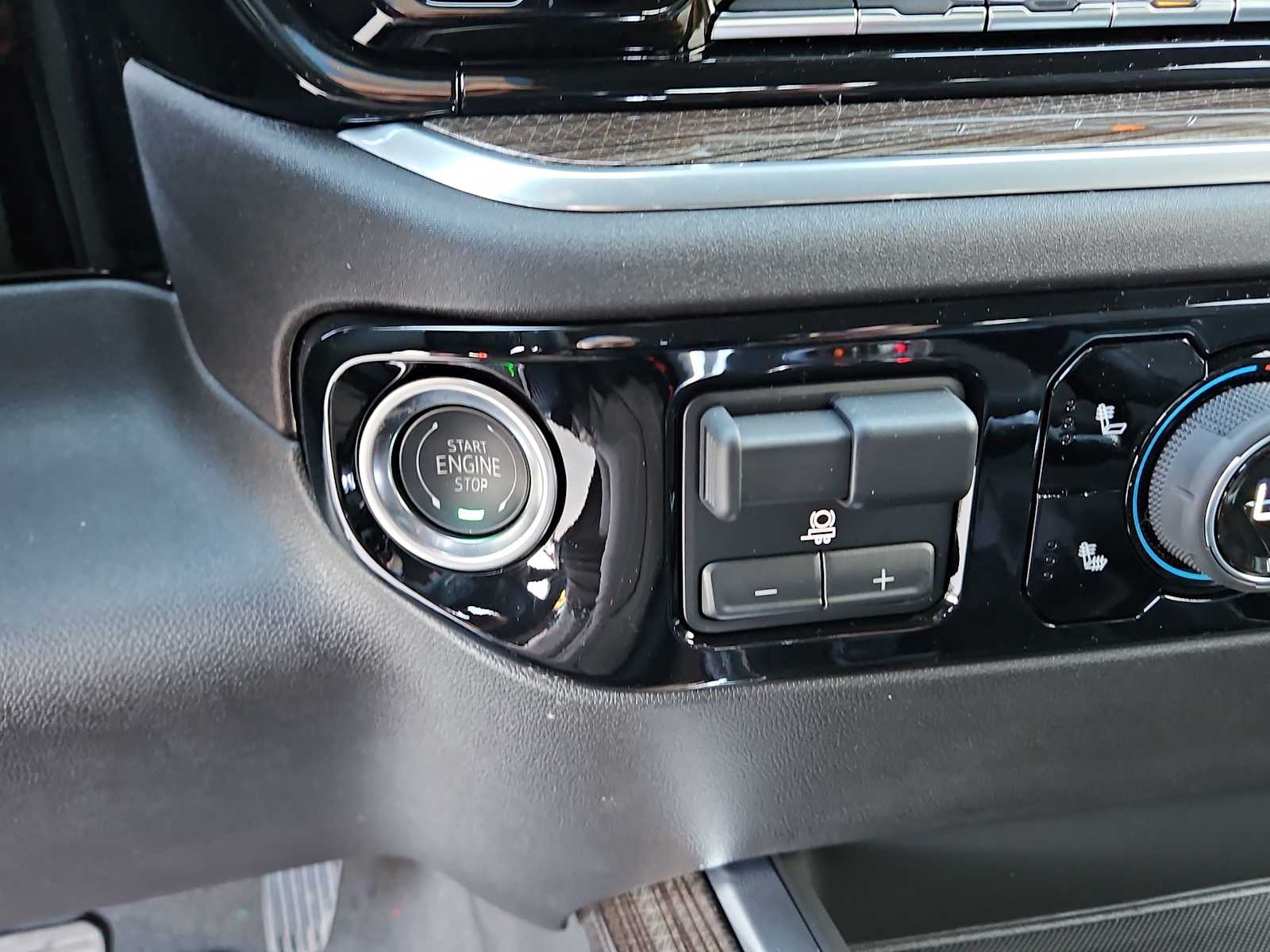 Thumbnail: 2025 Chevrolet Silverado 1500 - 29