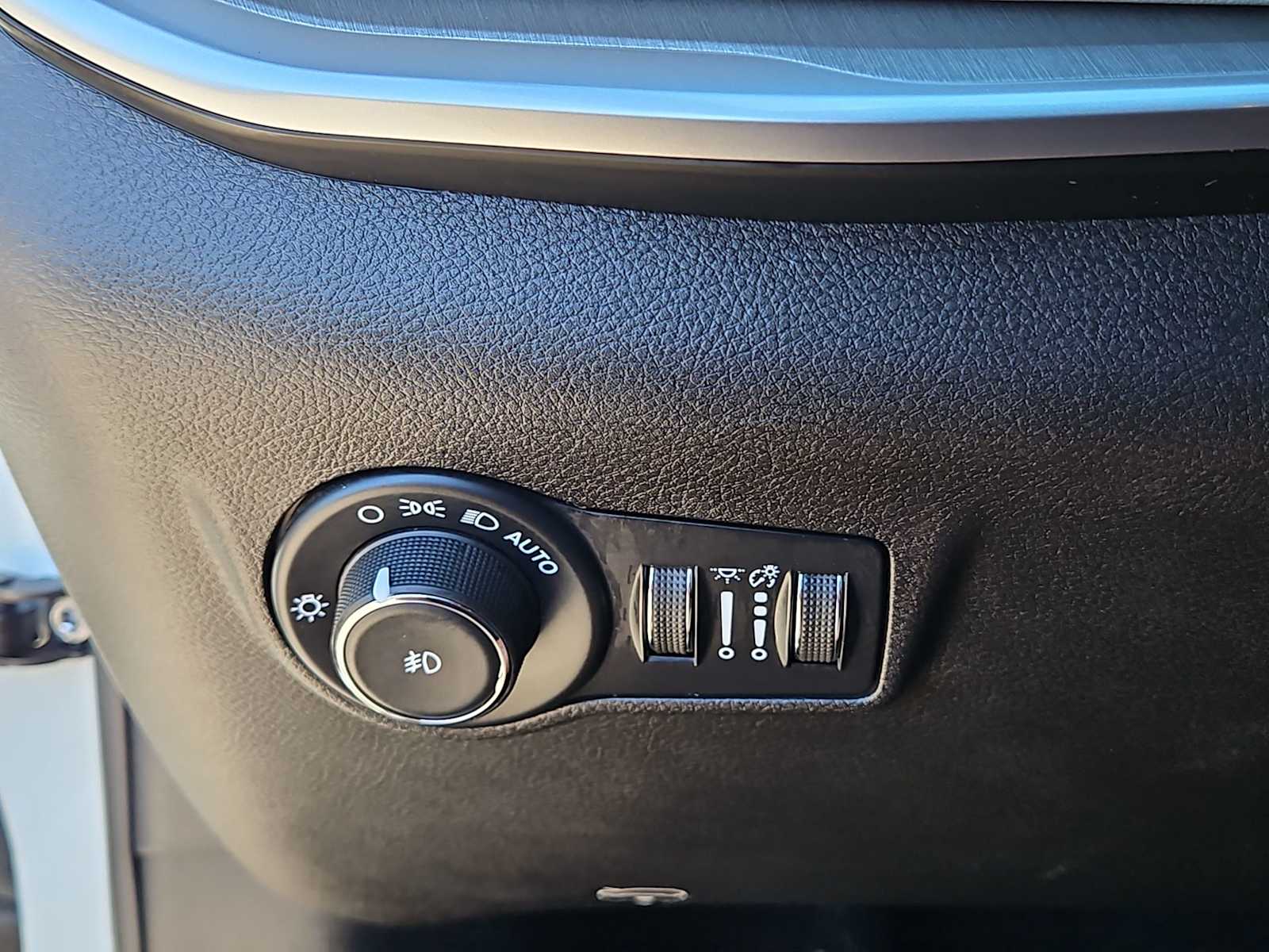 Thumbnail: 2025 Jeep Compass - 25