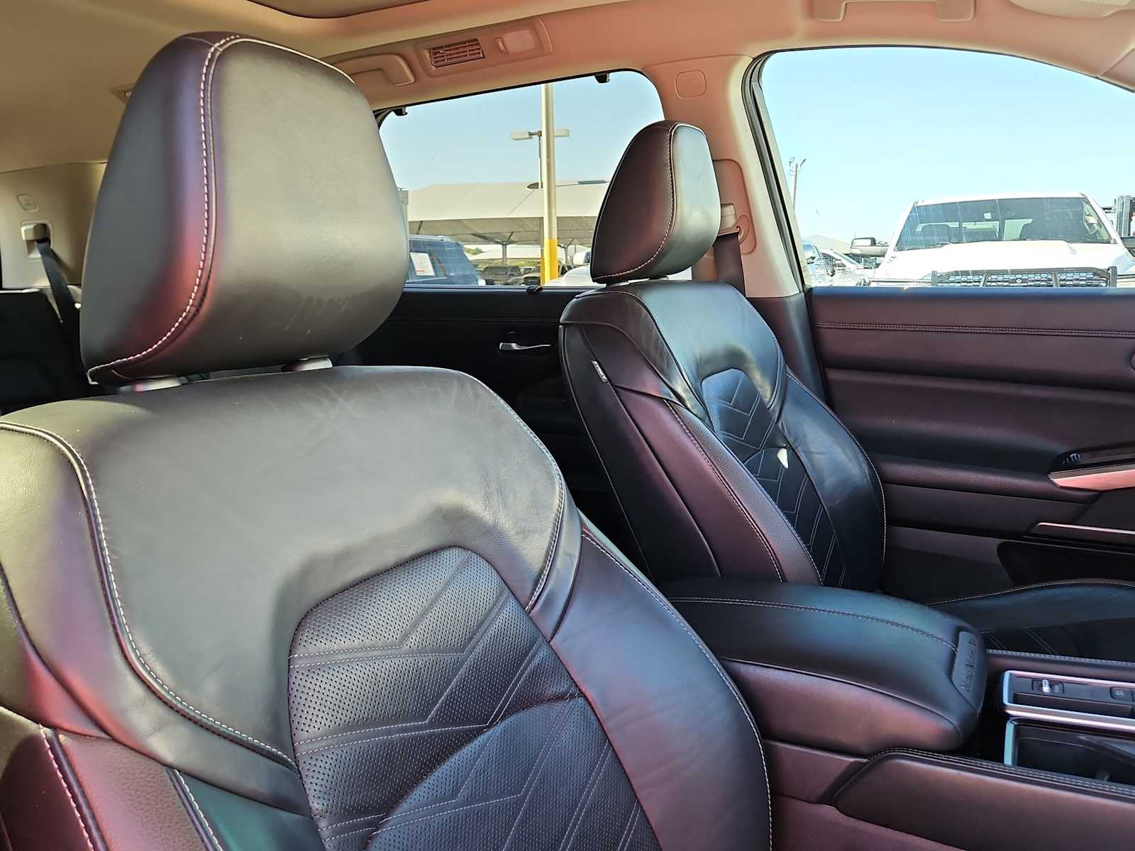 Thumbnail: 2022 Nissan Pathfinder - 17