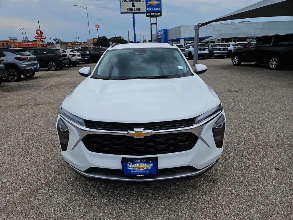 Thumbnail: 2026 Chevrolet Trax - 3