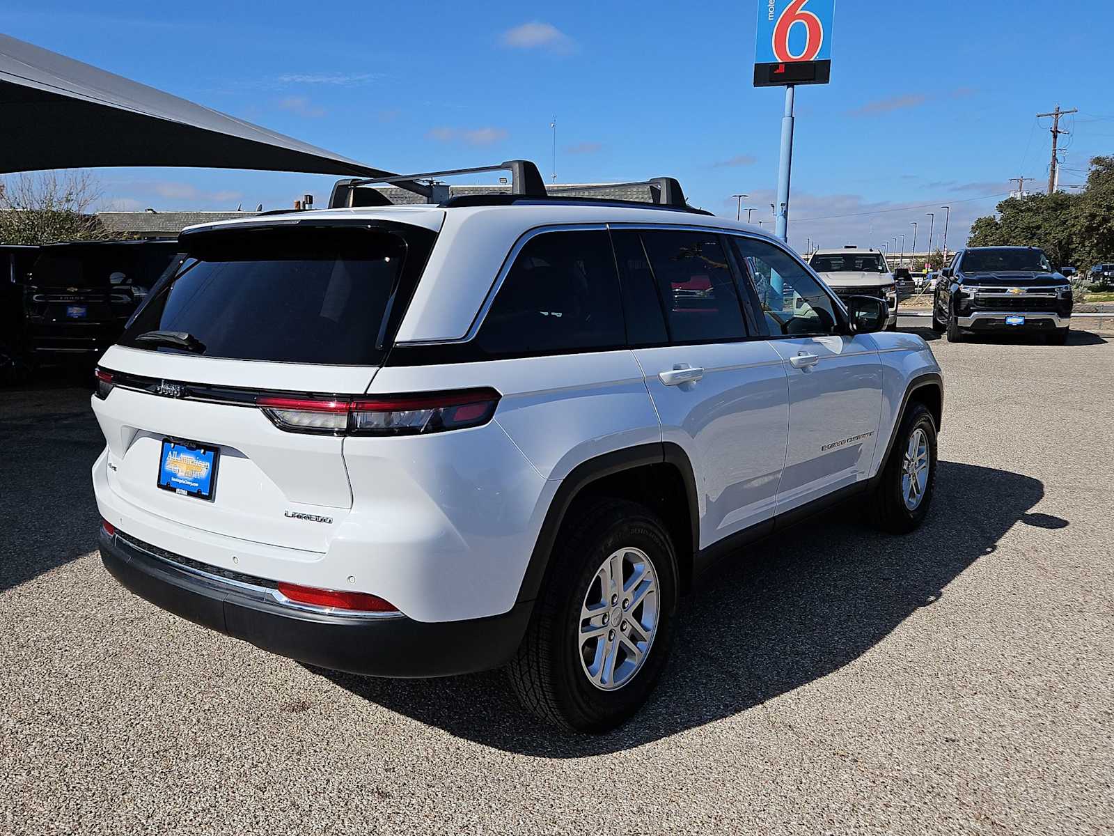 Thumbnail: 2023 Jeep Grand Cherokee - 8