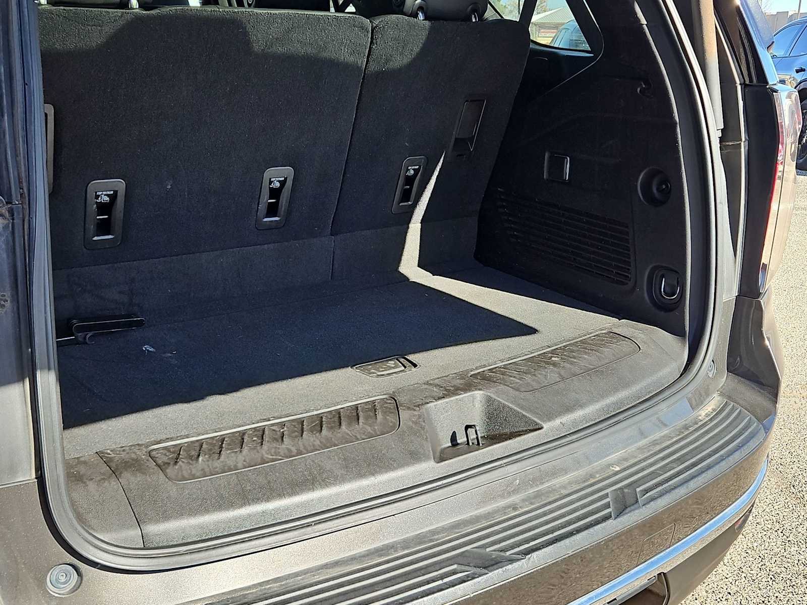 Thumbnail: 2021 Chevrolet Tahoe - 11