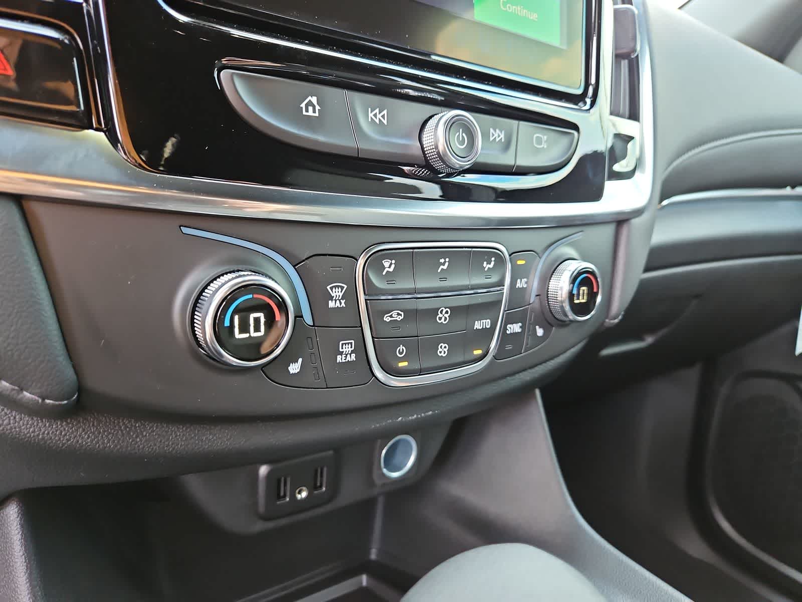 Thumbnail: 2023 Chevrolet Traverse - 29