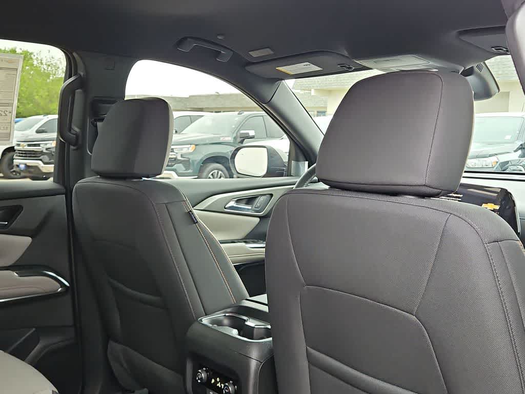 Thumbnail: 2026 Chevrolet Traverse - 17