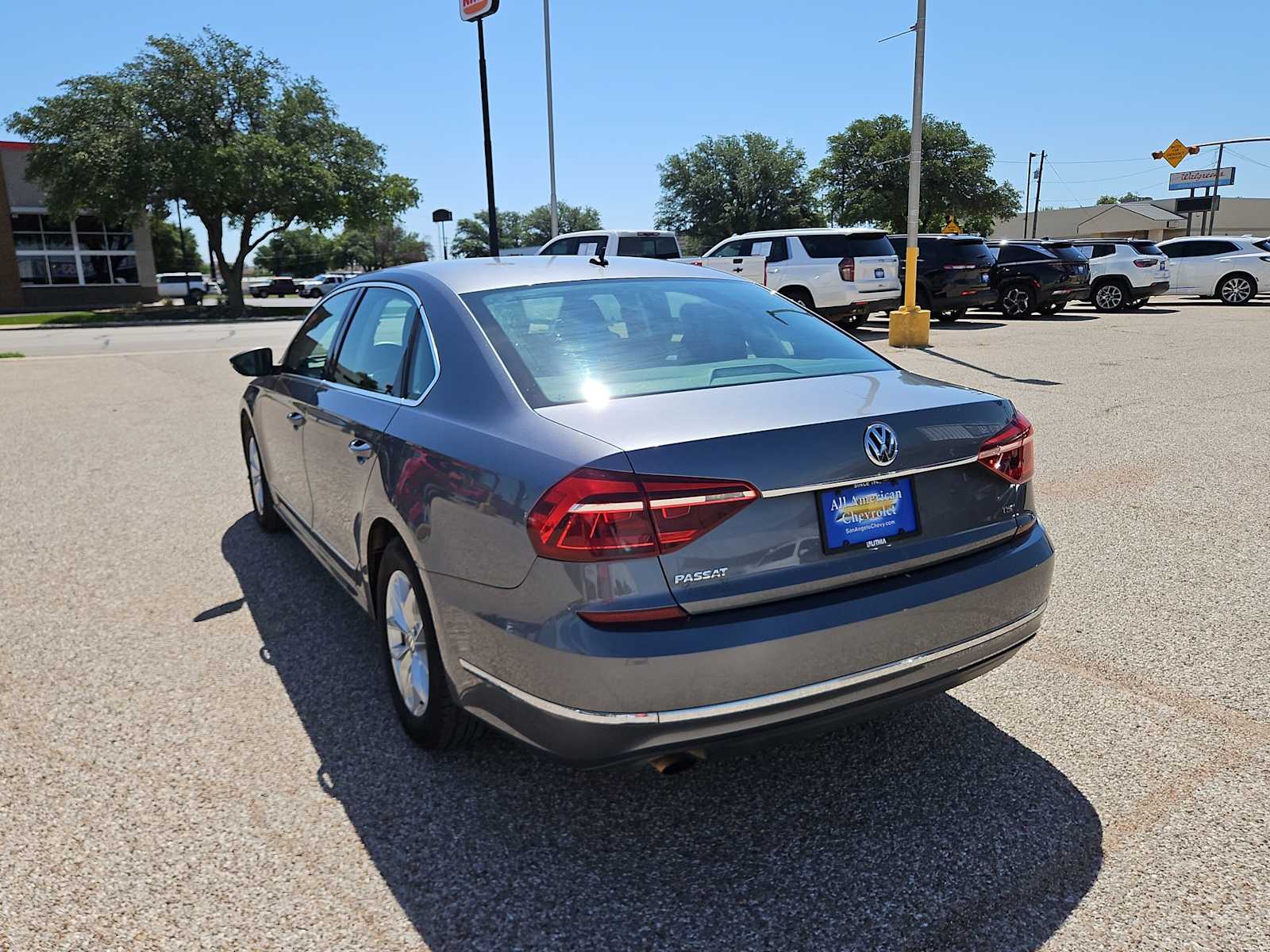 Thumbnail: 2017 Volkswagen Passat - 5