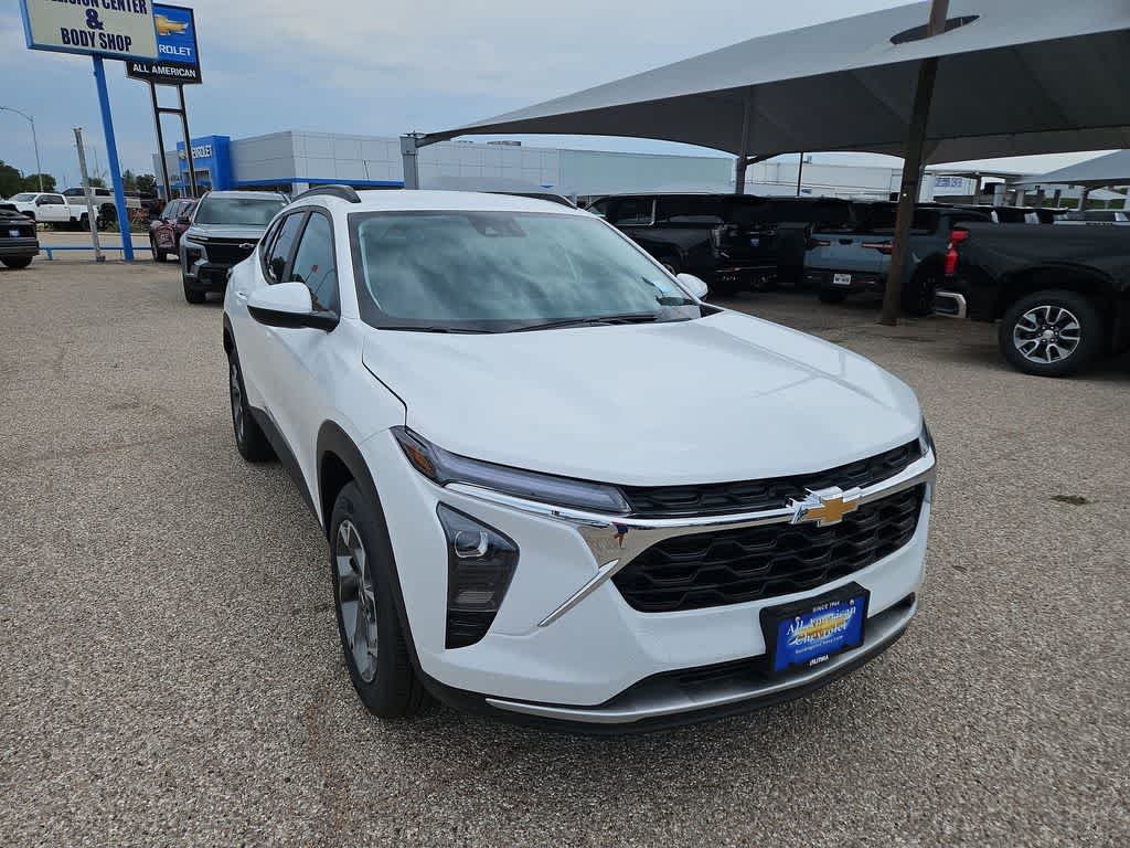 Thumbnail: 2026 Chevrolet Trax - 2