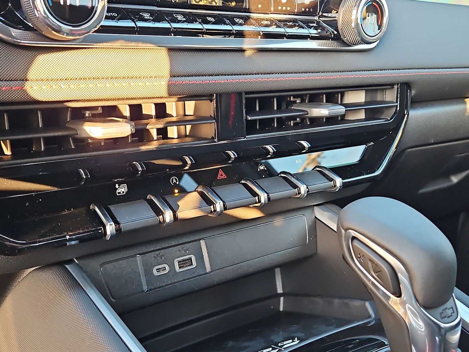 Thumbnail: 2026 Chevrolet Colorado - 24