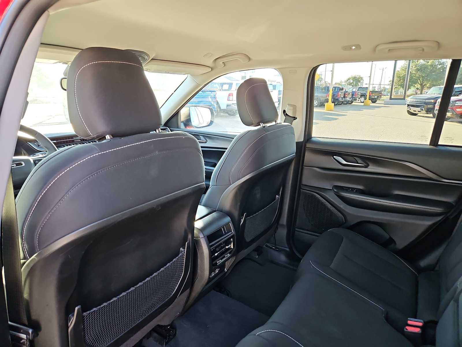 Thumbnail: 2023 Jeep Grand Cherokee - 15