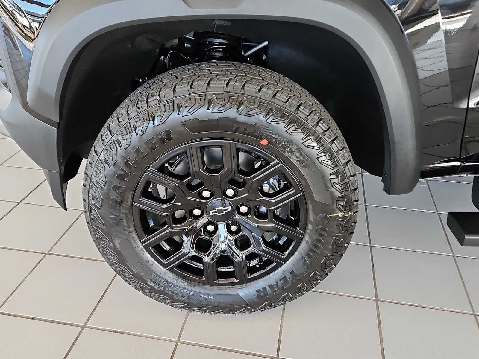 Thumbnail: 2026 Chevrolet Colorado - 9