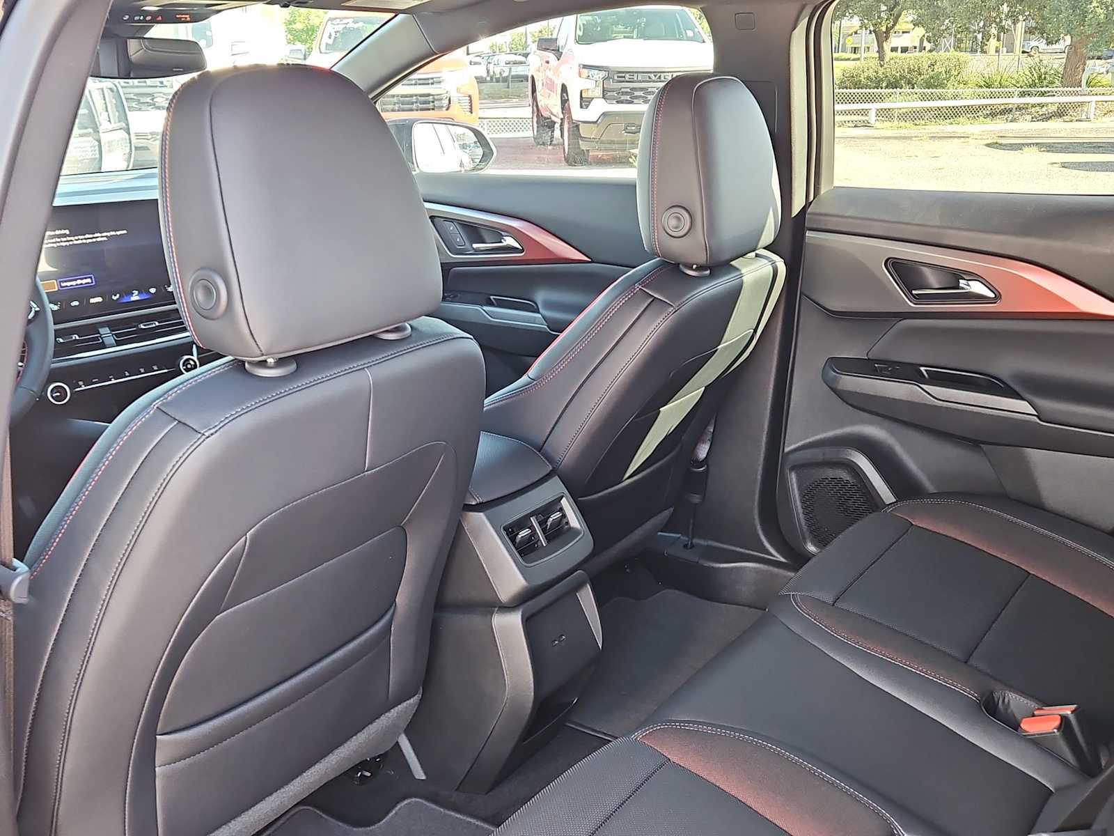 Thumbnail: 2025 Chevrolet Equinox - 10