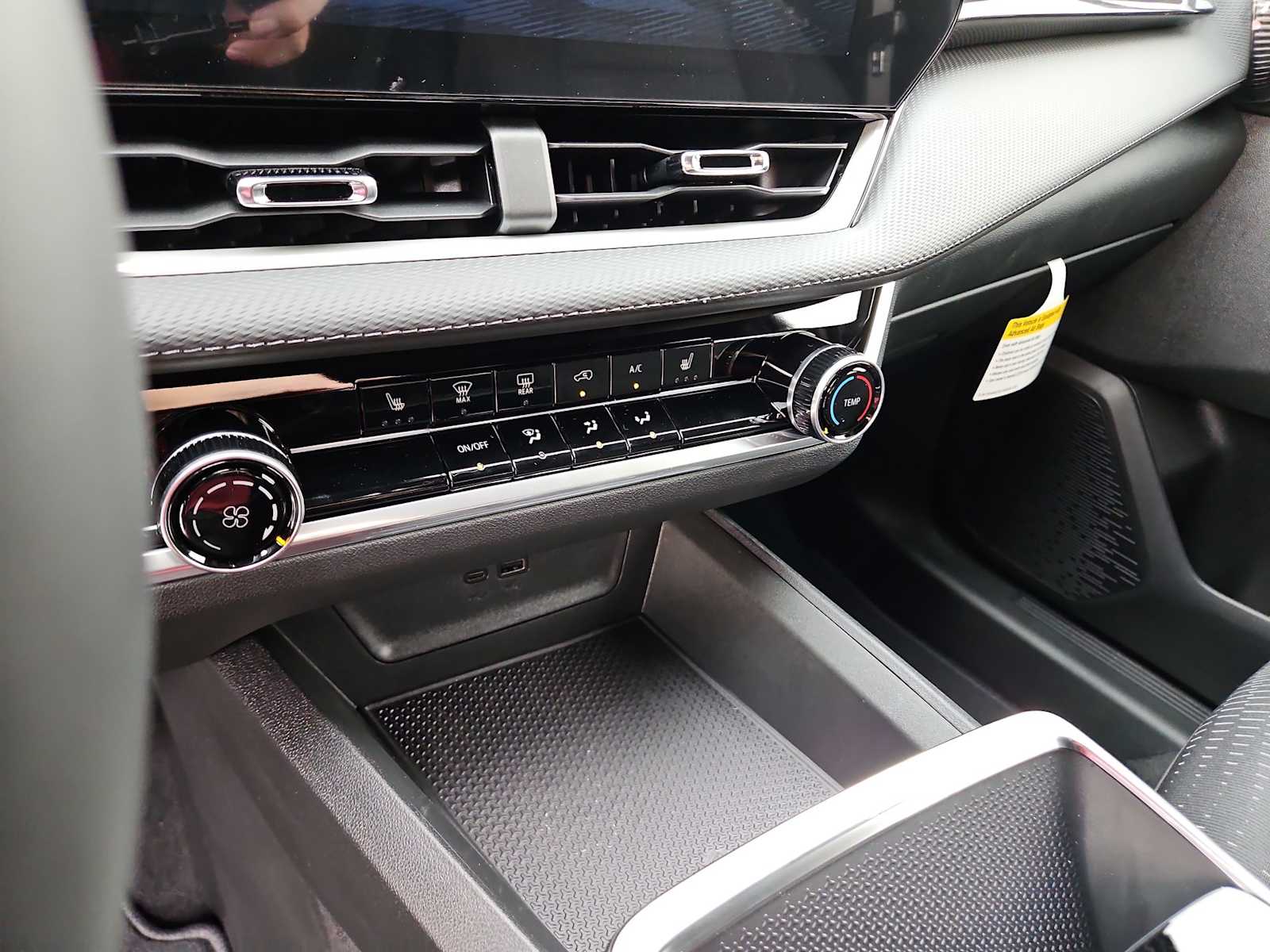 Thumbnail: 2026 Chevrolet Equinox - 24