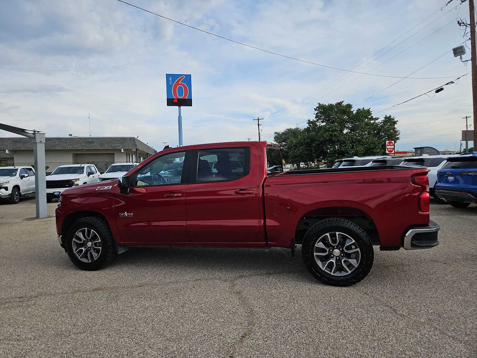 Thumbnail: 2022 Chevrolet Silverado 1500 - 5