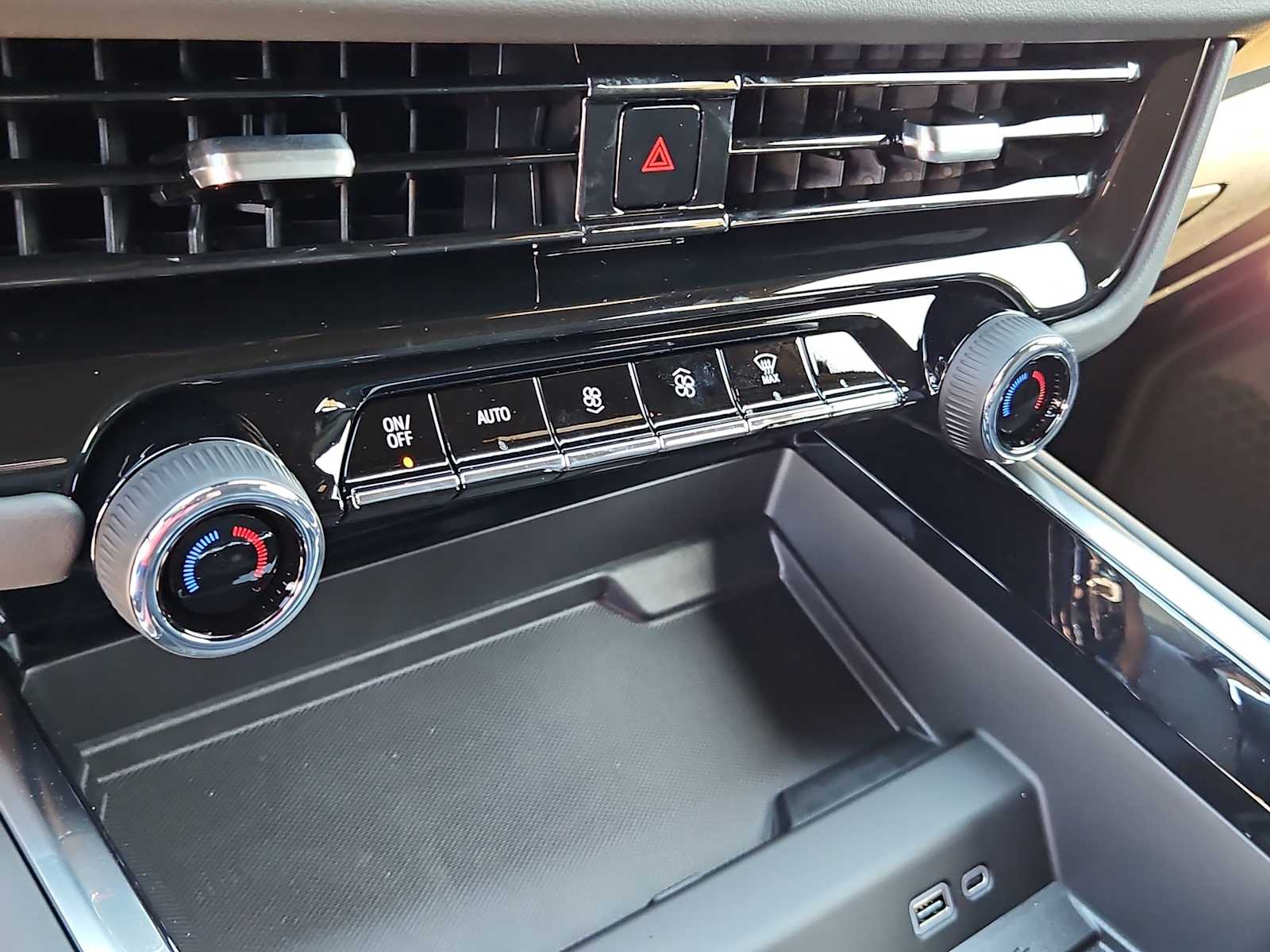 Thumbnail: 2026 Chevrolet Tahoe - 24