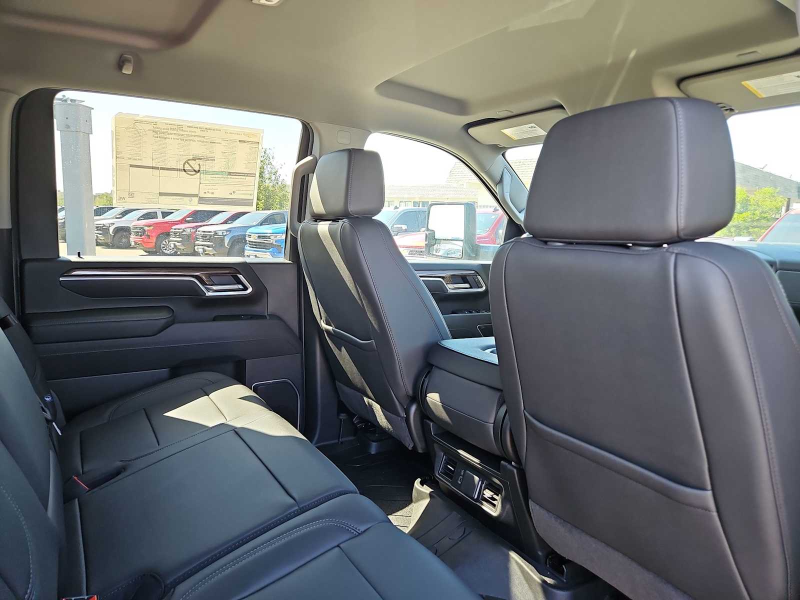 Thumbnail: 2025 Chevrolet Silverado 3500 - 16