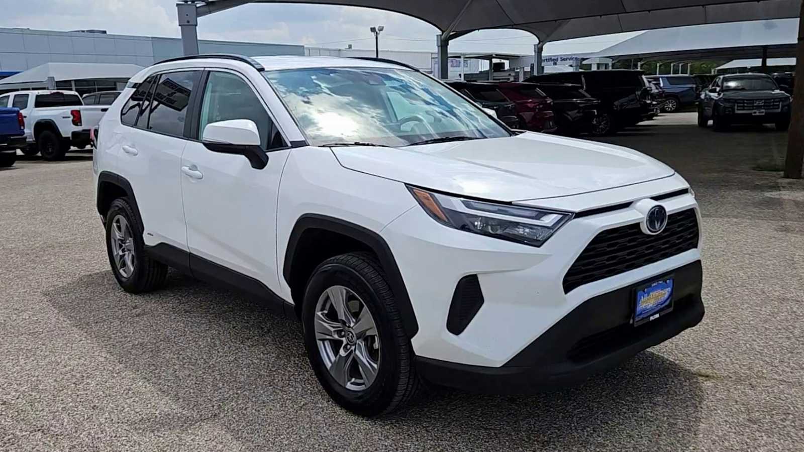 Thumbnail: 2022 Toyota RAV4 - 3