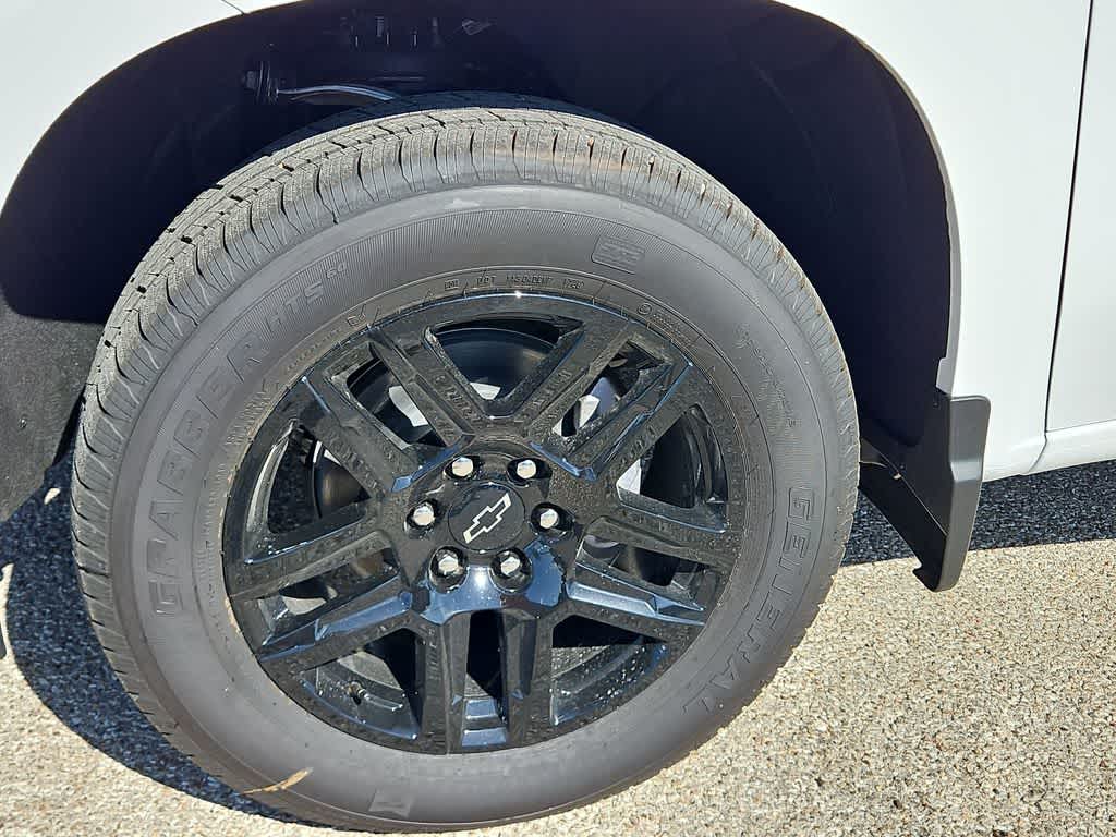 Thumbnail: 2026 Chevrolet Silverado 1500 - 12