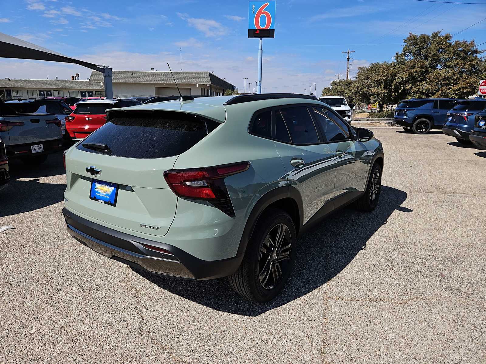 Thumbnail: 2026 Chevrolet Trax - 8