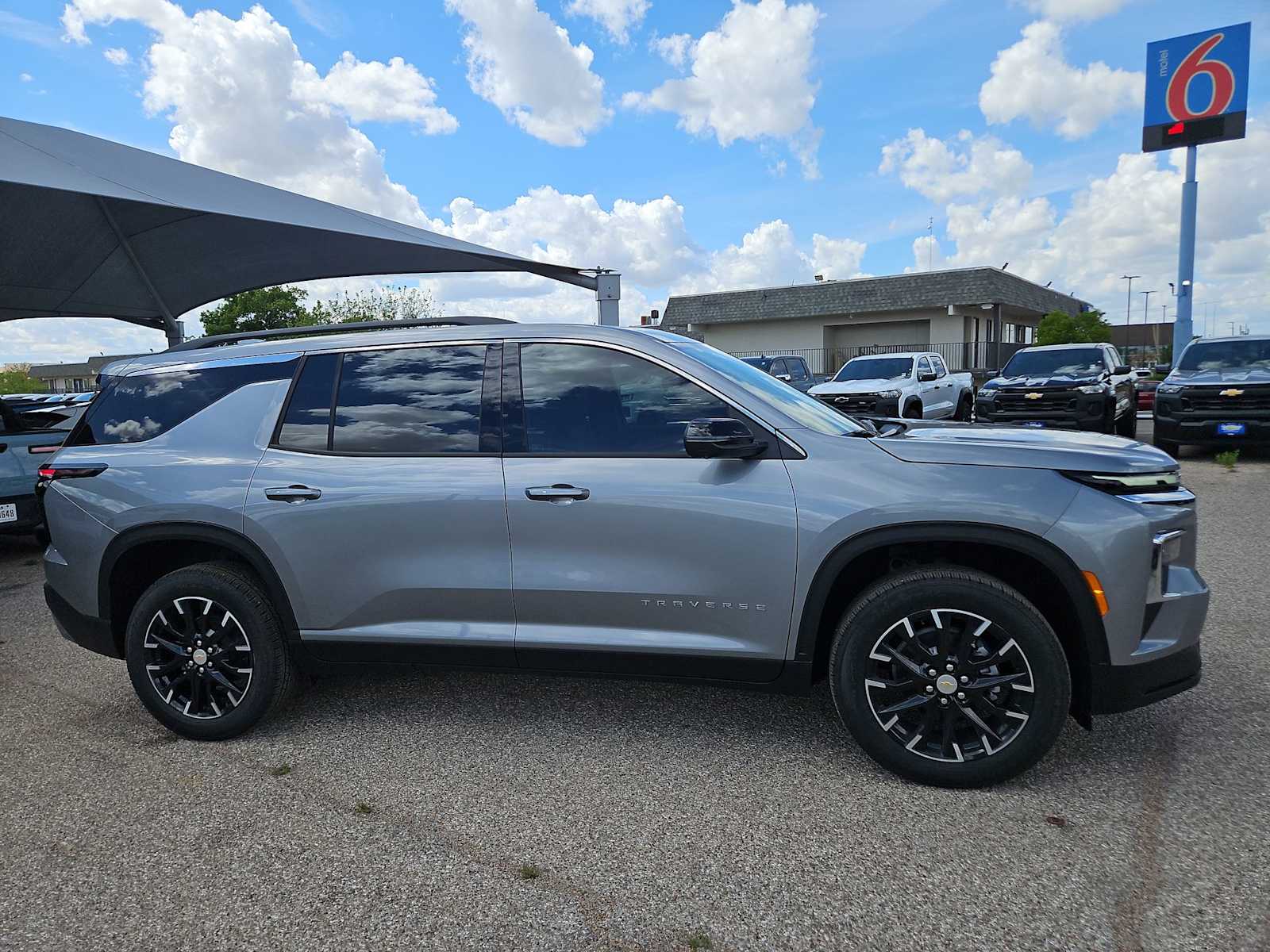 Thumbnail: 2026 Chevrolet Traverse - 9