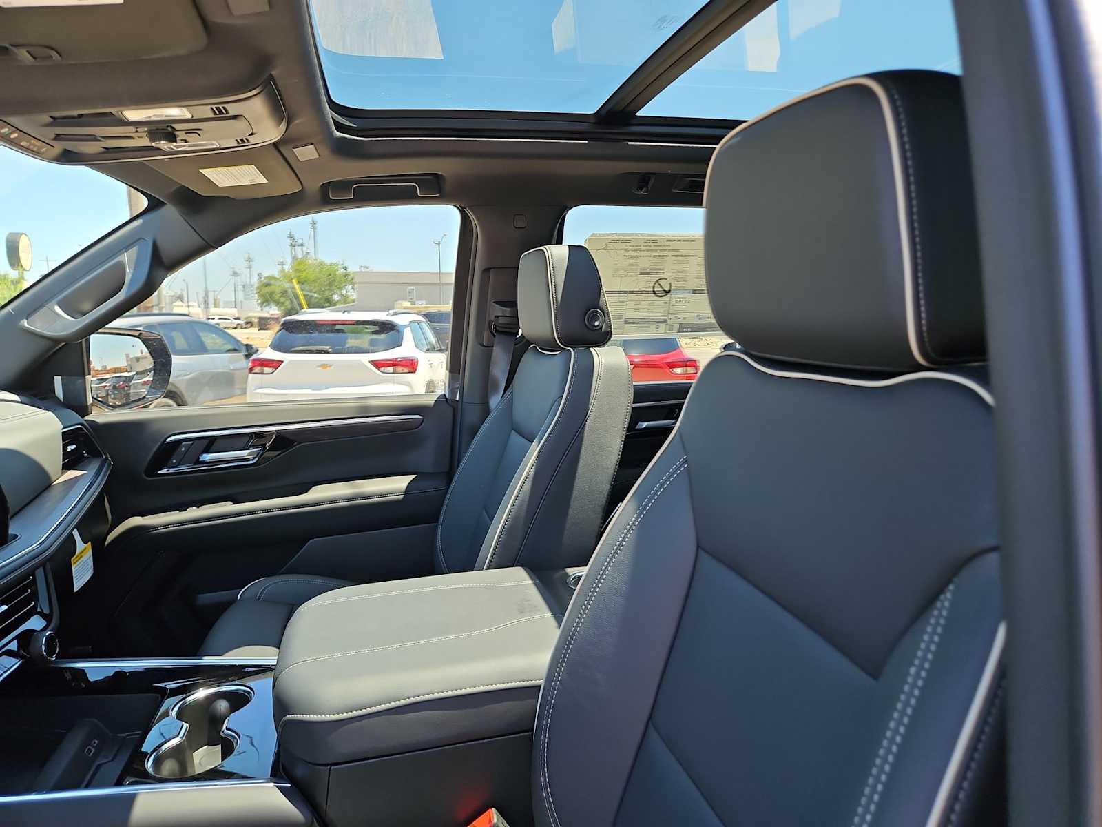 Thumbnail: 2025 Chevrolet Tahoe - 21