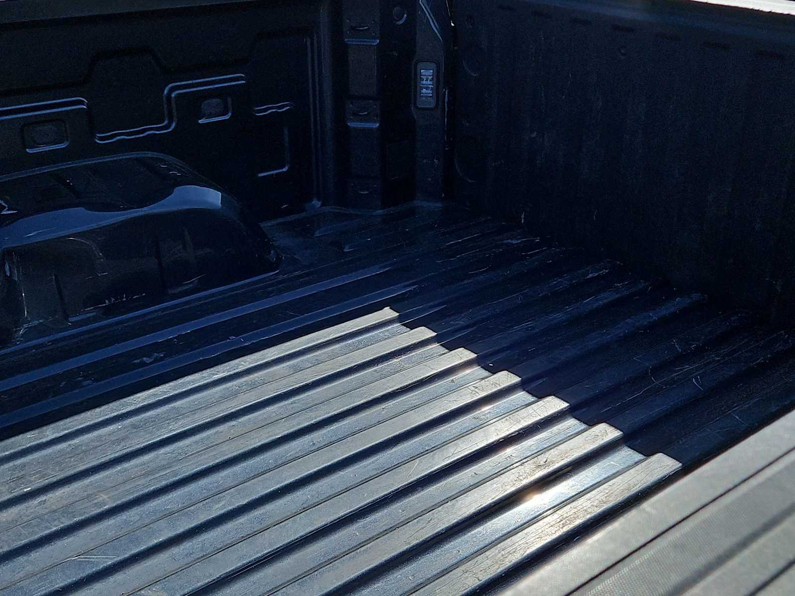 Thumbnail: 2021 Chevrolet Silverado 1500 - 23