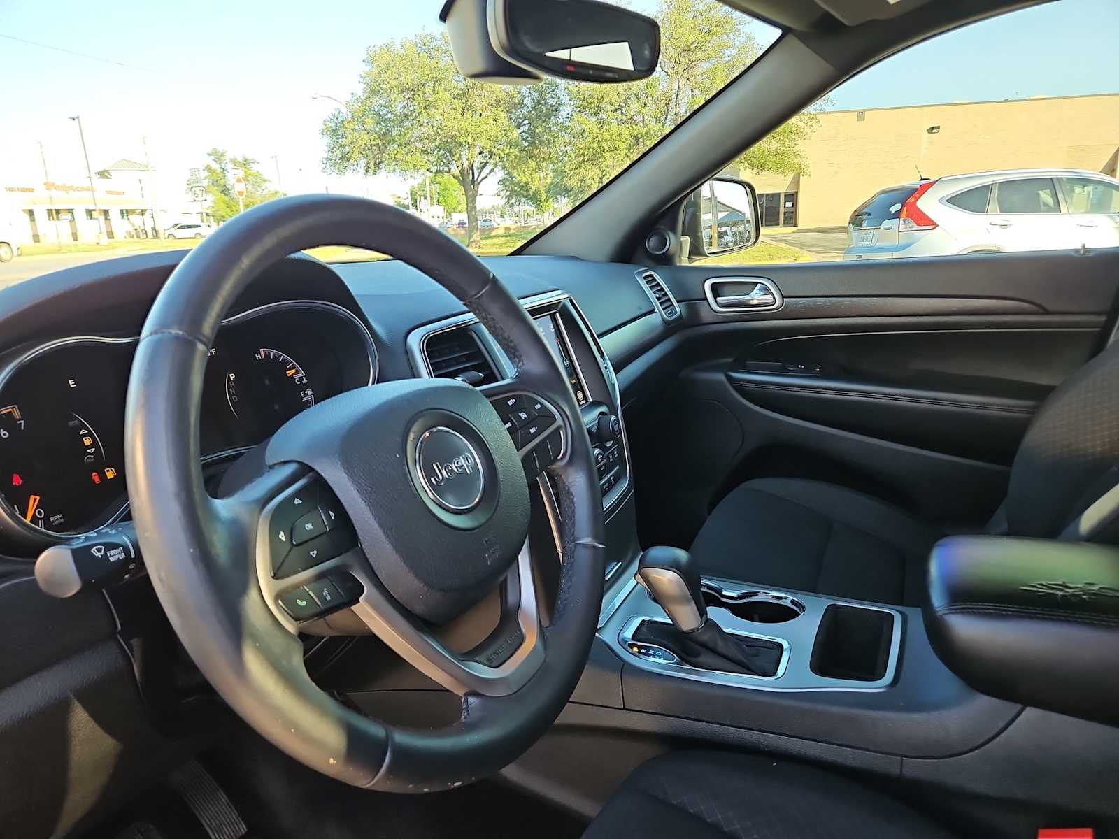 Thumbnail: 2018 Jeep Grand Cherokee - 10