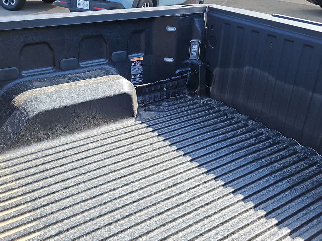 Thumbnail: 2026 Chevrolet Silverado 1500 - 23