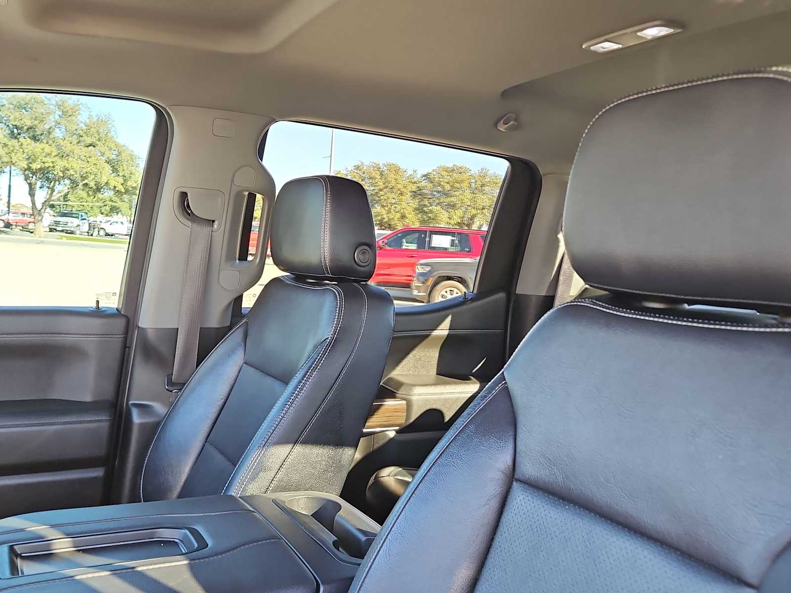 Thumbnail: 2022 Chevrolet Silverado 1500 - 16