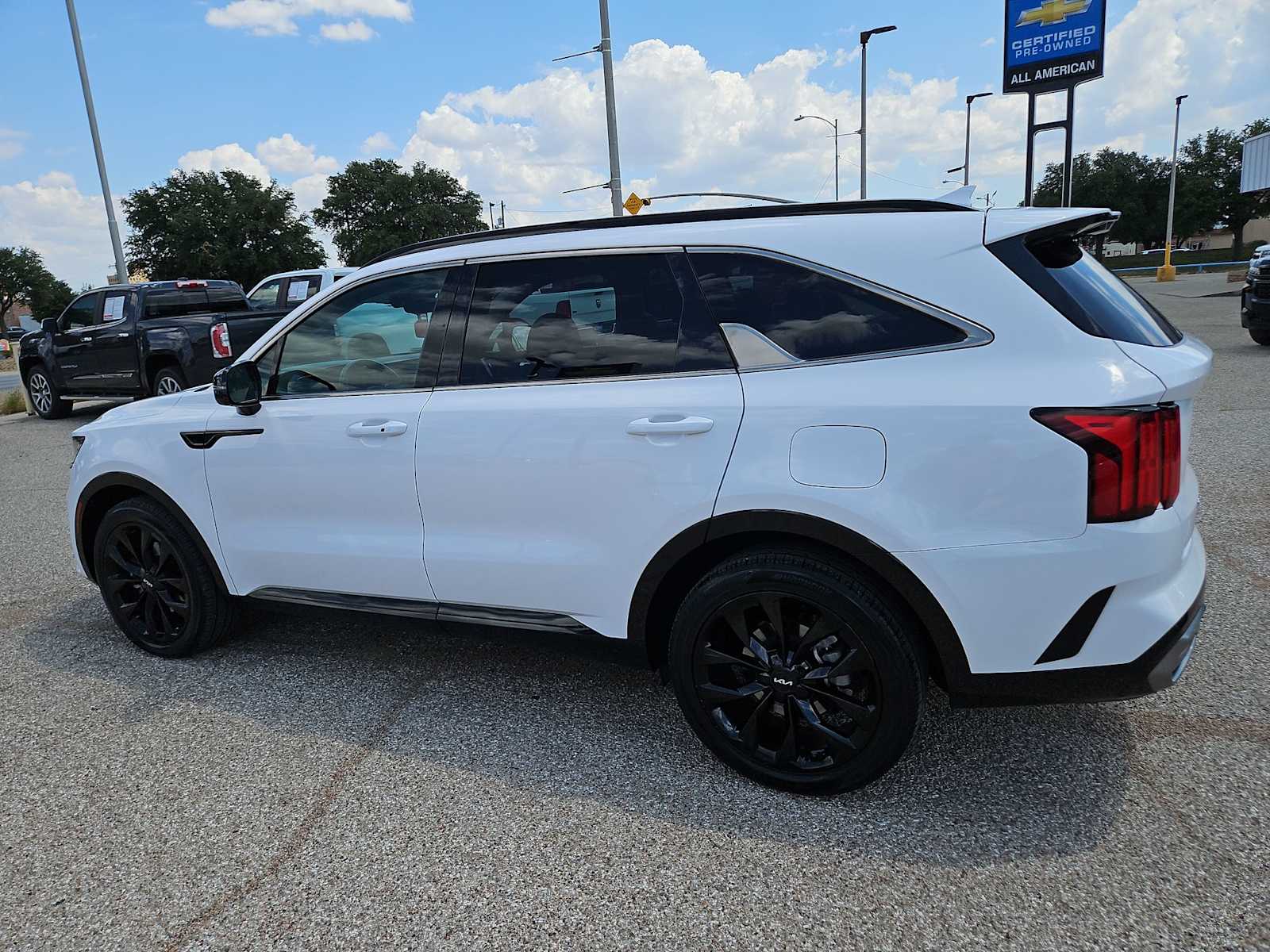 Thumbnail: 2022 Kia Sorento - 3