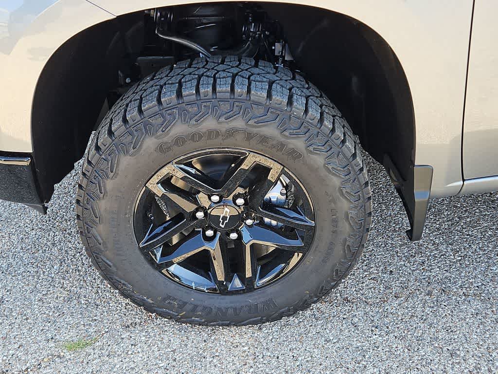 Thumbnail: 2026 Chevrolet Silverado 1500 - 12