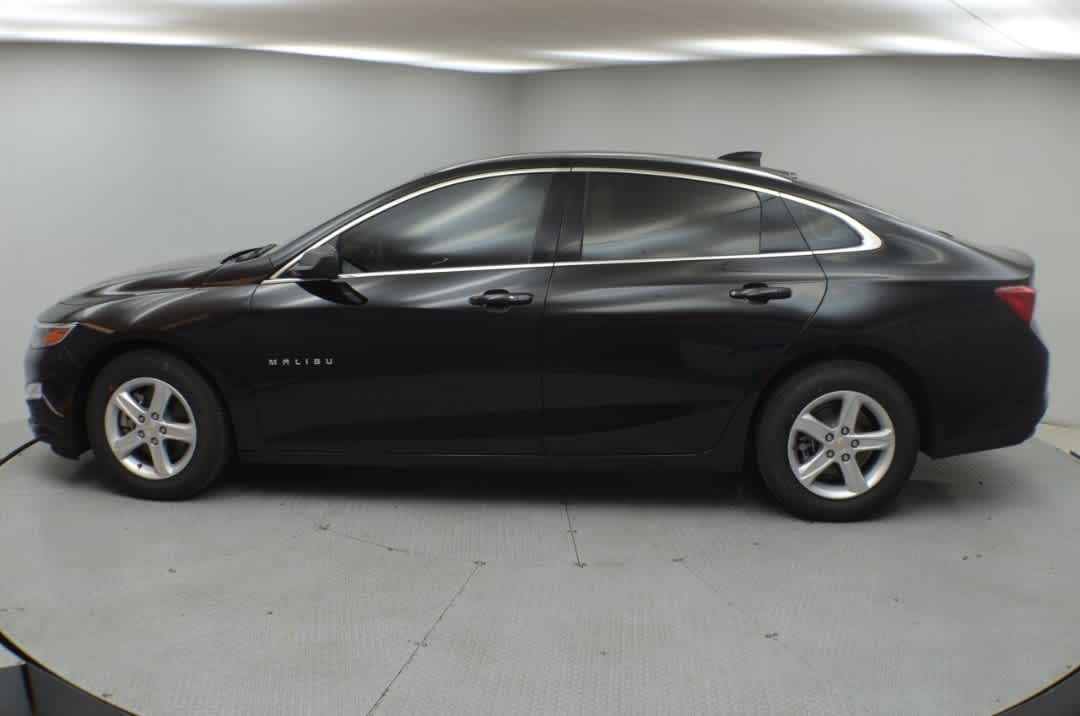 Thumbnail: 2020 Chevrolet Malibu - 6