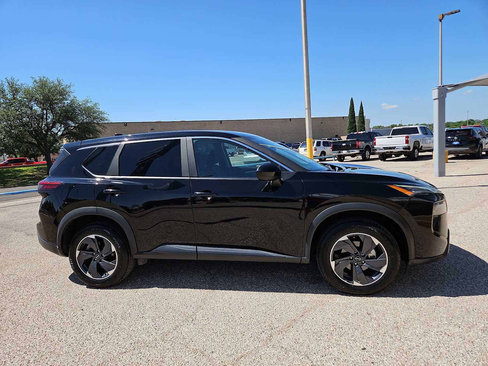 Thumbnail: 2025 Nissan Rogue - 9