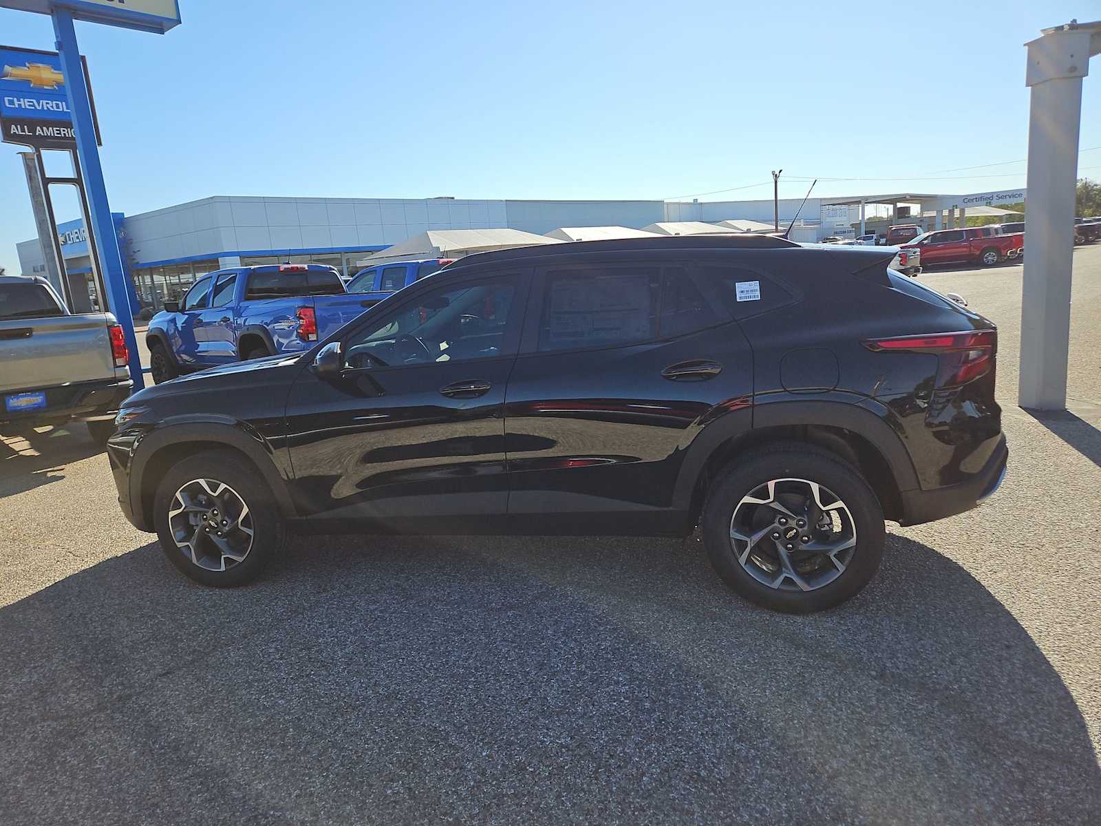 Thumbnail: 2026 Chevrolet Trax - 5