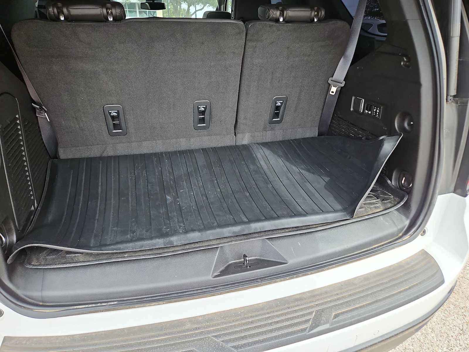 Thumbnail: 2023 Chevrolet Tahoe - 27