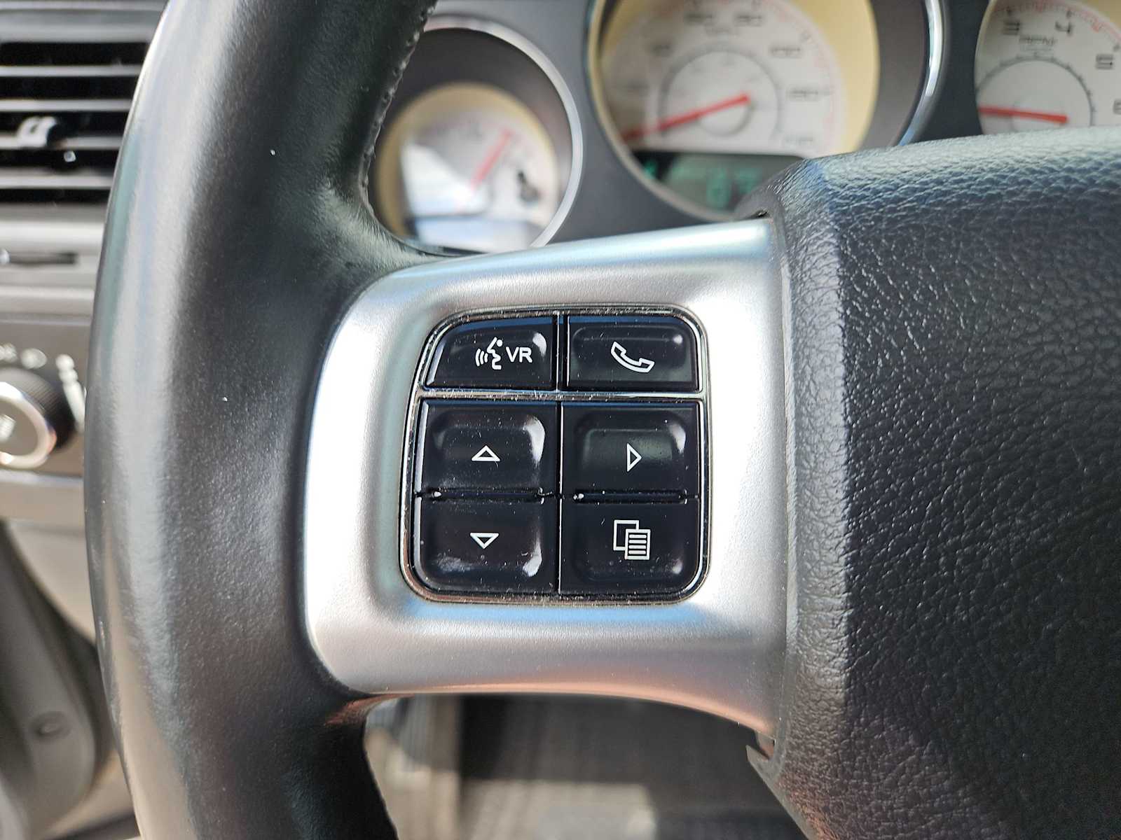 2012 Dodge Challenger SXT 19