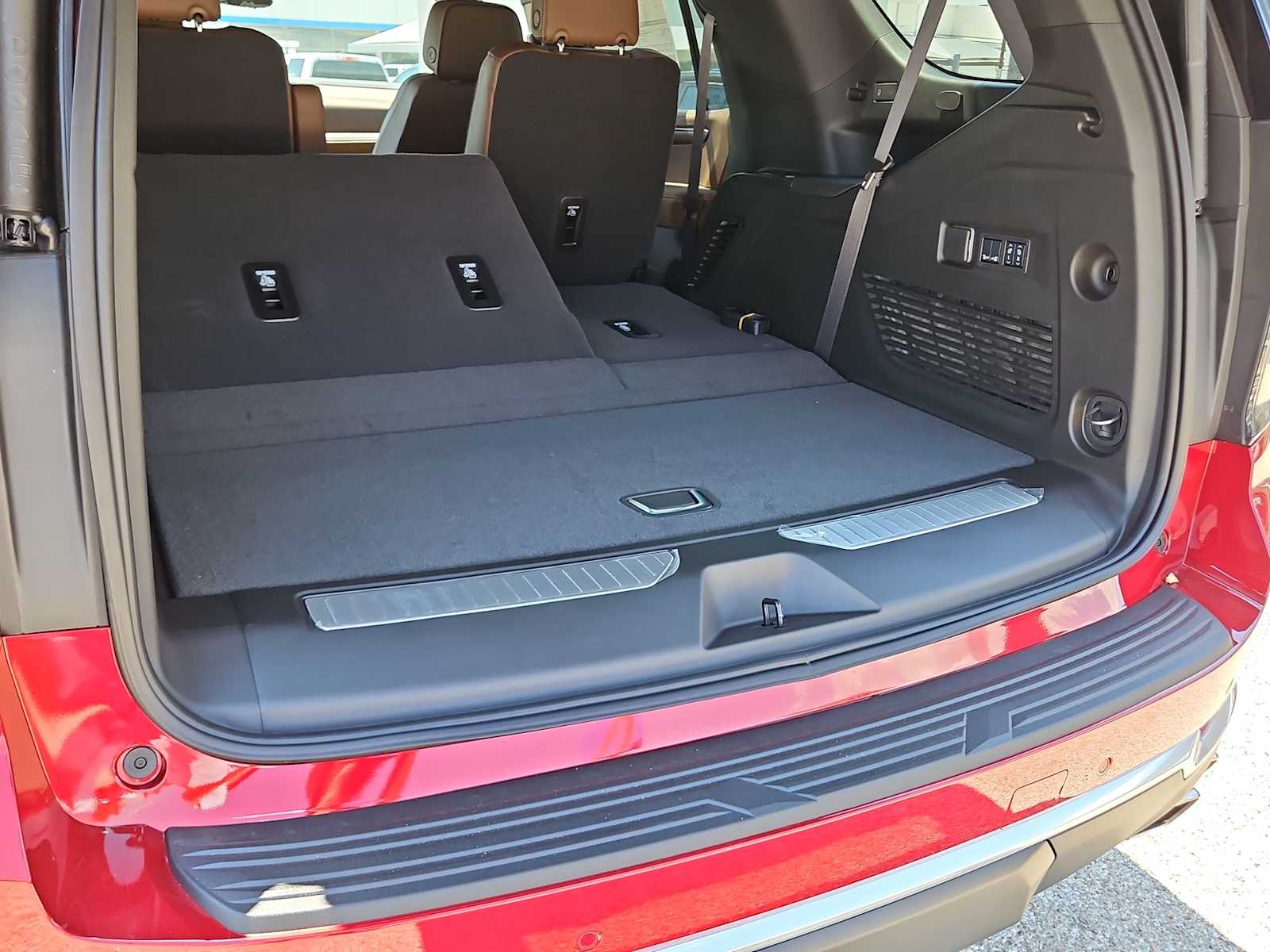 Thumbnail: 2025 Chevrolet Tahoe - 27