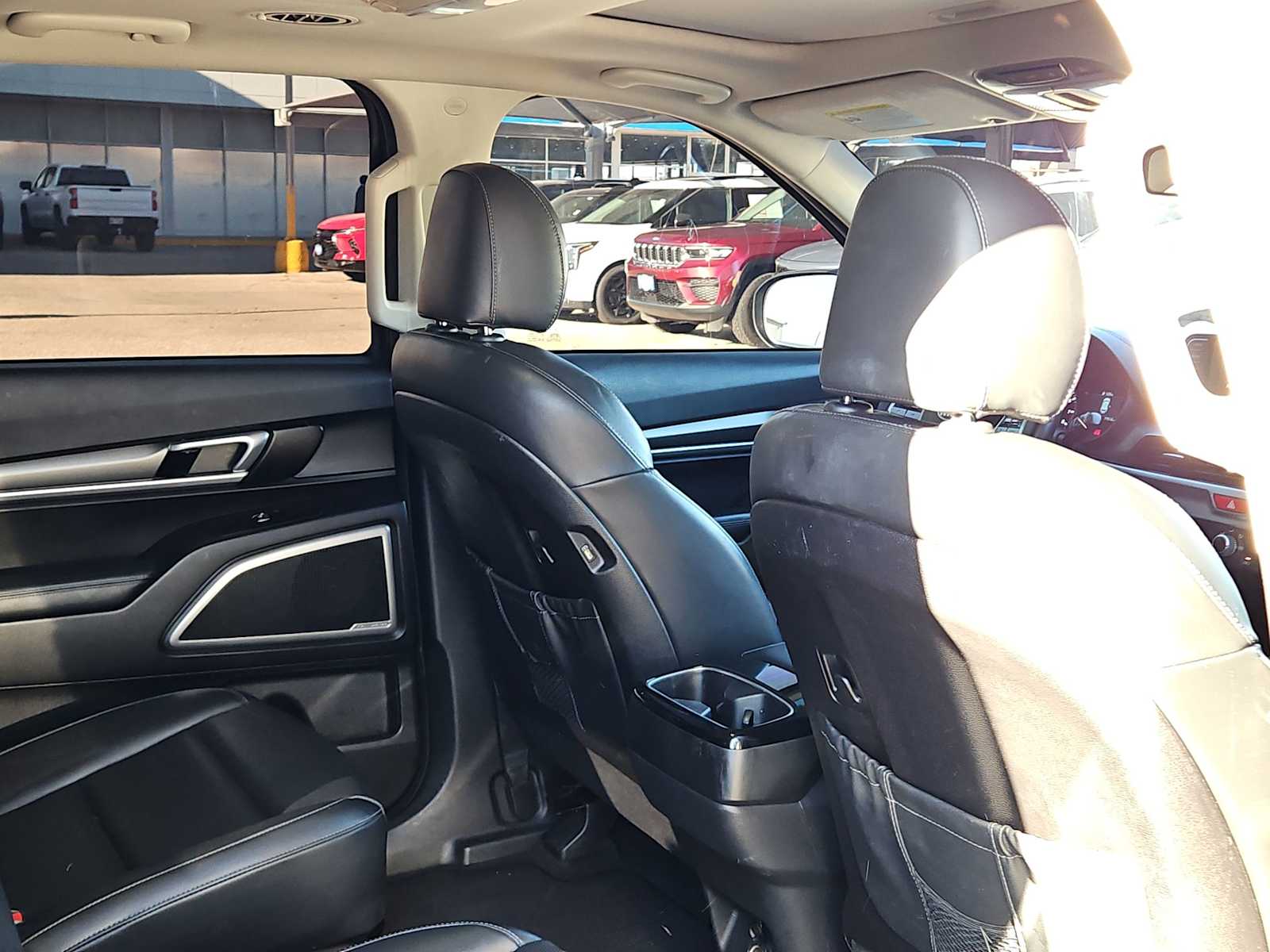 Thumbnail: 2021 Kia Telluride - 16