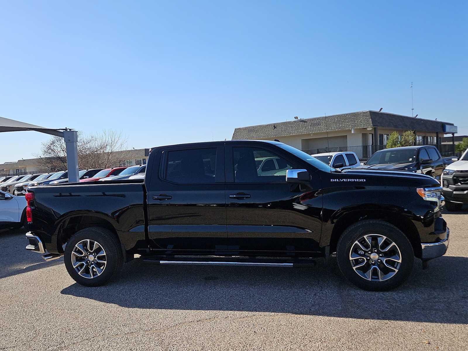 Thumbnail: 2026 Chevrolet Silverado 1500 - 9